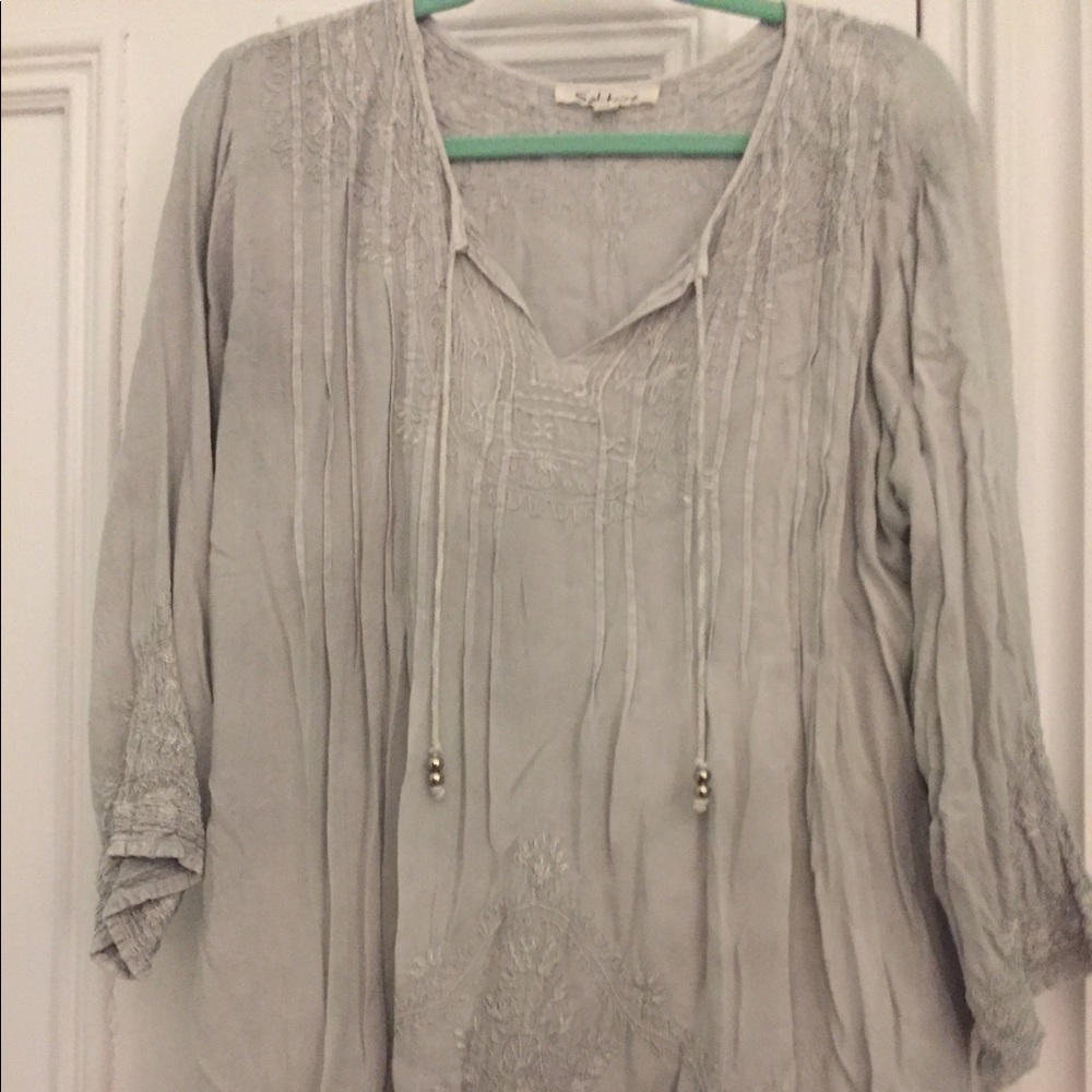 Solitaire Blouse with embroidery. Size XL.